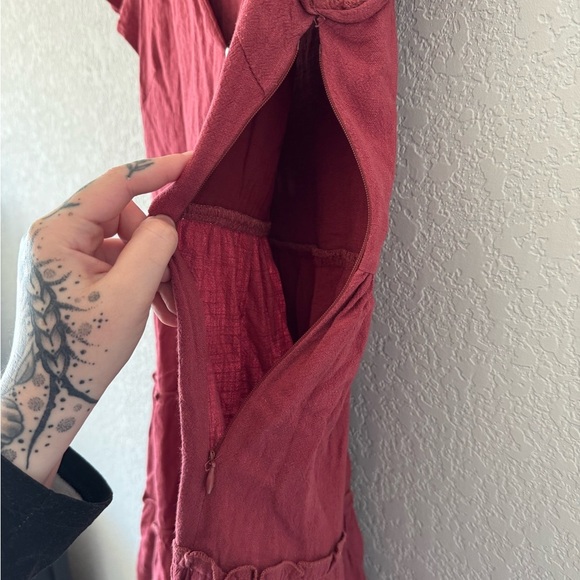 In the Beginning - Burgandy/Red dress with front bottoms and side zipper - Picture 5 of 8